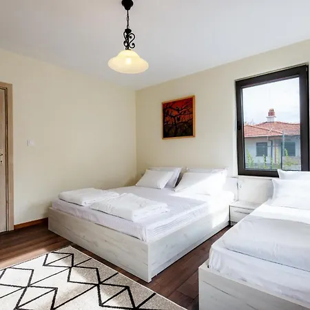 Villa маринови *