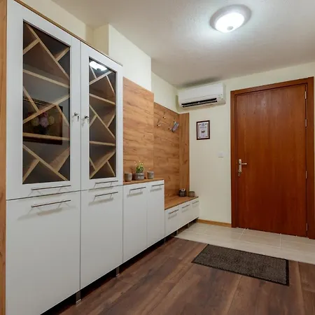 Villa маринови *